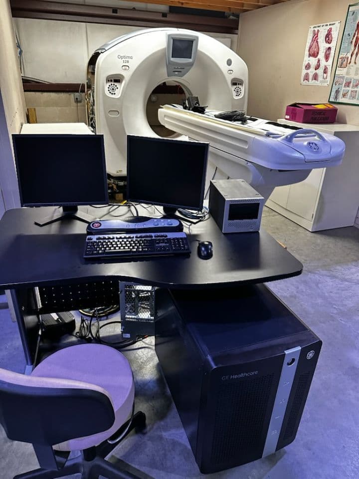 GE Optima 660 CT Scanner with 128-Slice Option thumbnail 2