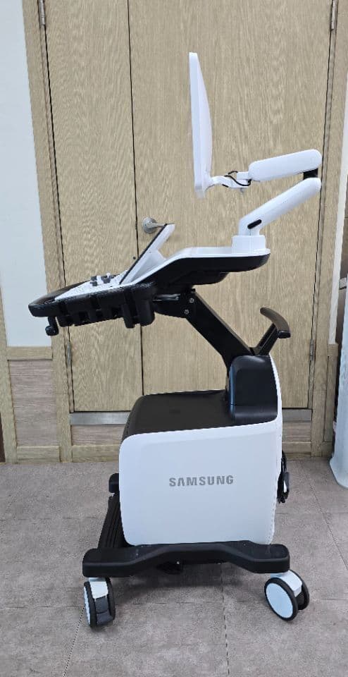 Samsung V6 OB/GYN and Vascular Ultrasound System thumbnail 2