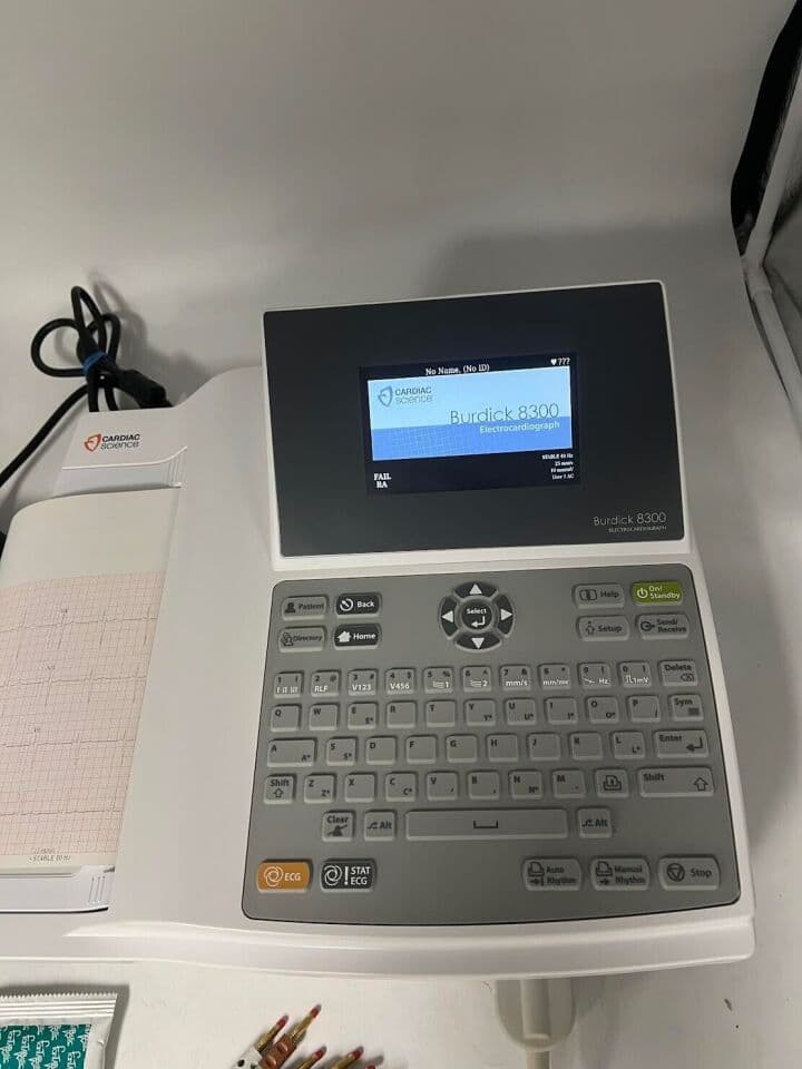 Burdick 8300 EKG Machine thumbnail 4