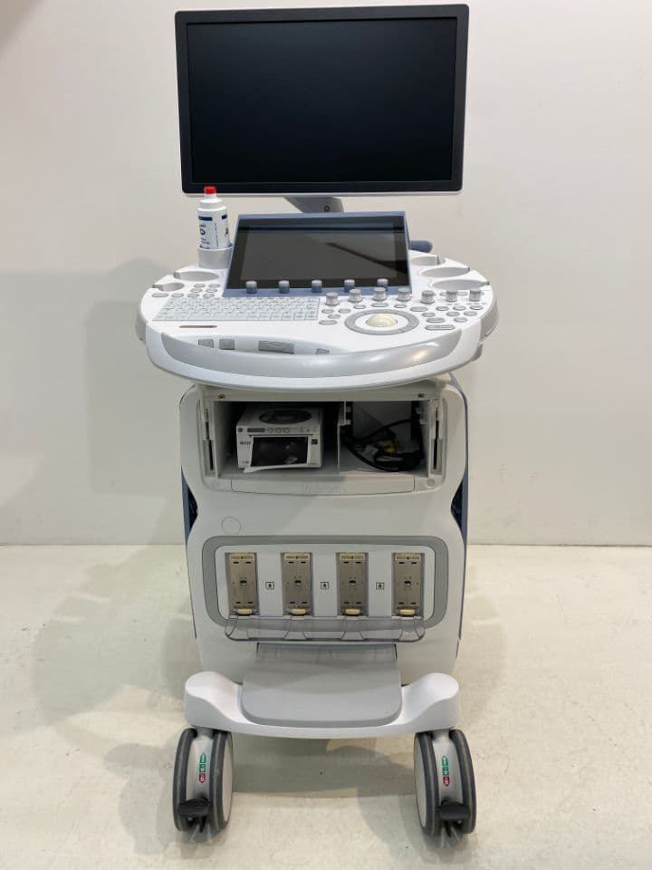 GE Voluson E8 BT21 4D Ultrasound System image 1