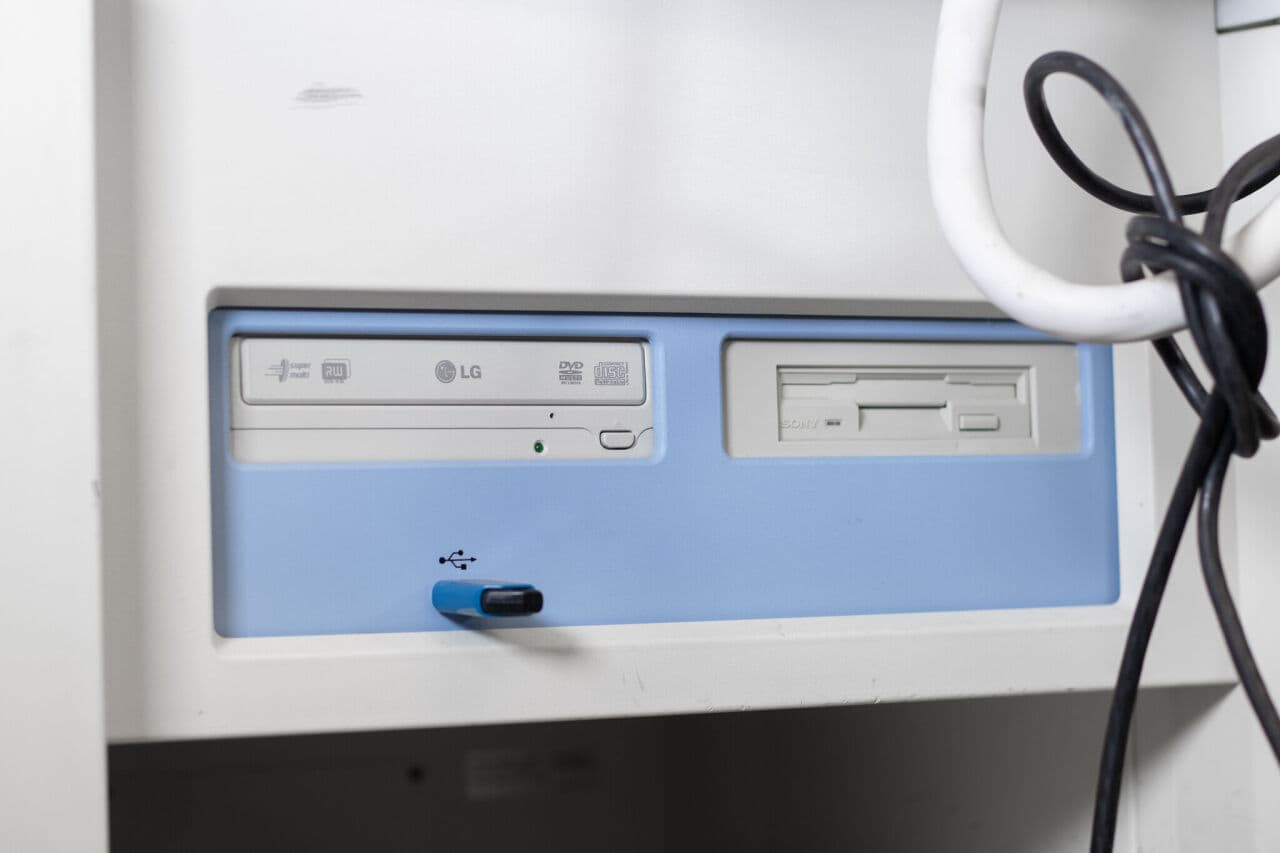 Hologic Fluoroscan InSight C-Arm for Orthopedic Imaging thumbnail 5