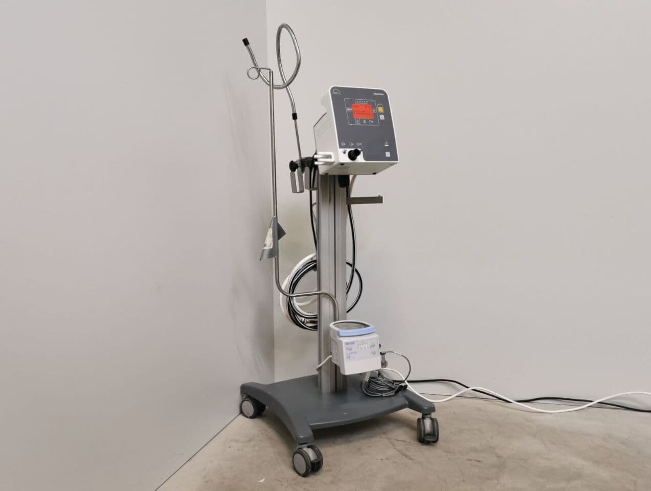 Heinen + Loewenstein Charisma ICU Ventilator