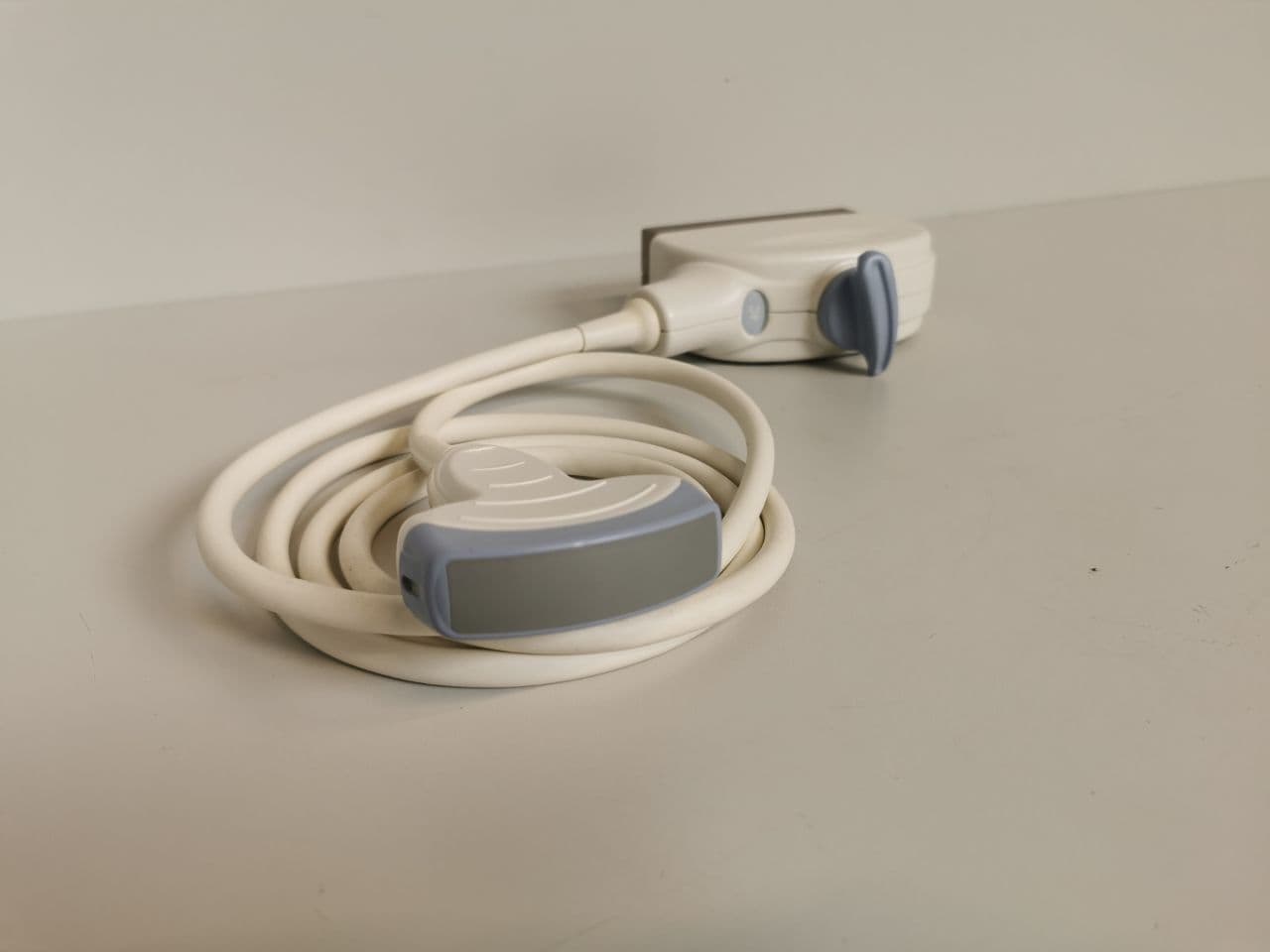 GE Healthcare 4C Convex Ultrasound Probe thumbnail 4
