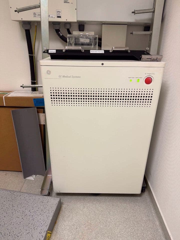 GE Discovery NM/CT 670 SPECT/CT System thumbnail 15