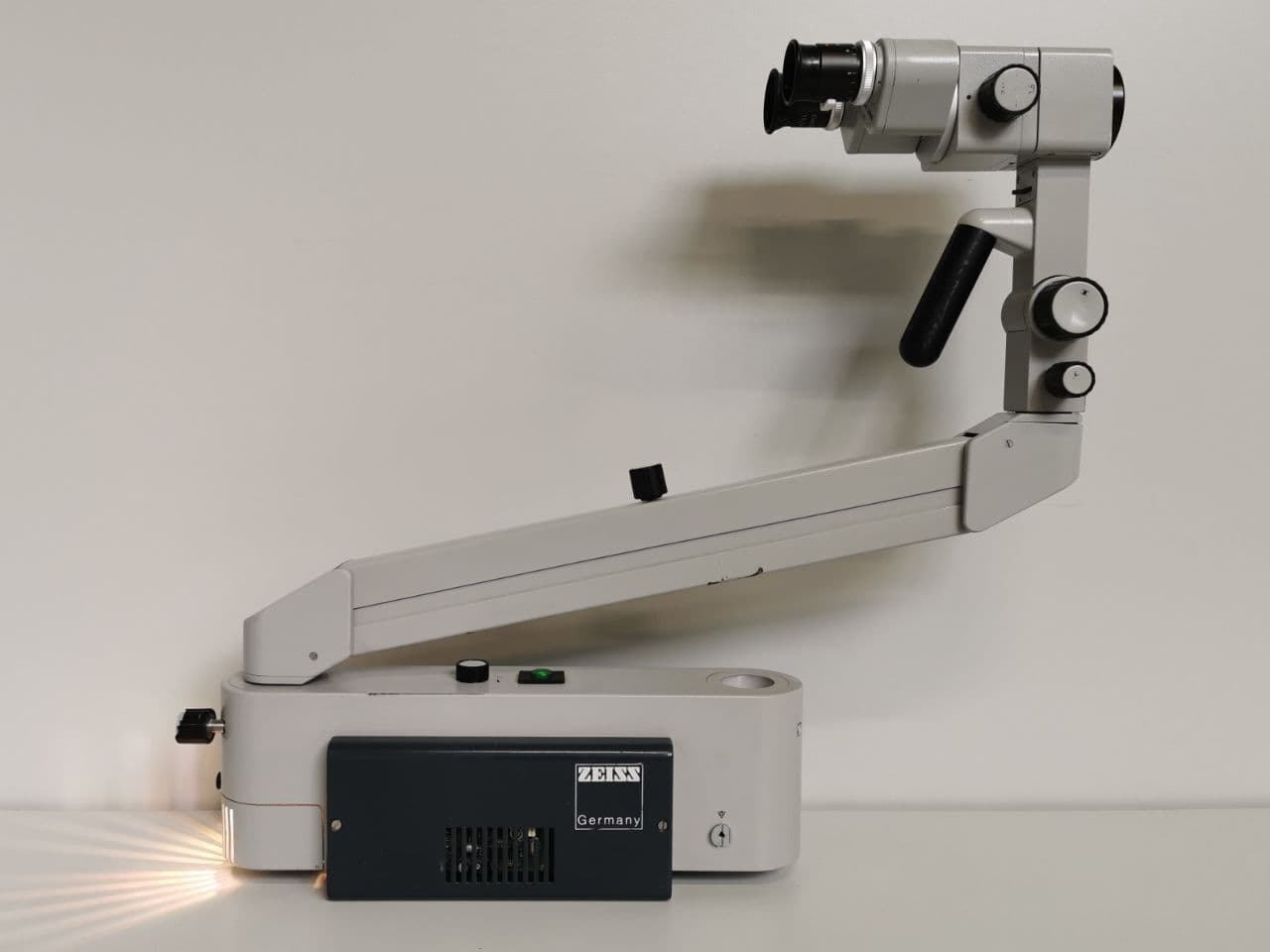 Surgical Microscope — Carl Zeiss 130-FC thumbnail 2
