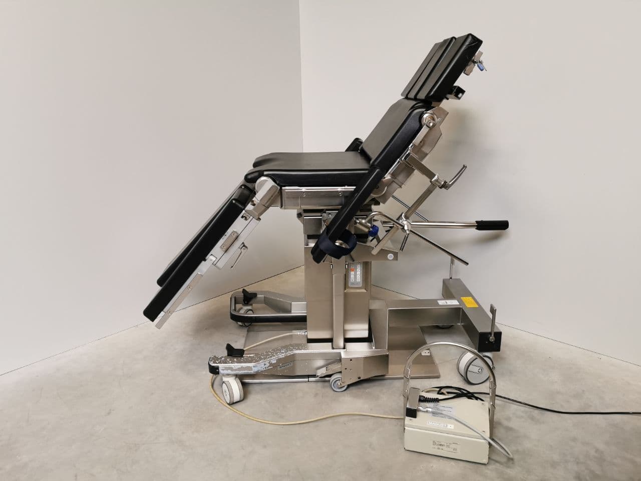 Surgical O/R Table — Maquet 1150.30A0 / 1150.81A0 / 1150.01C1 thumbnail 6