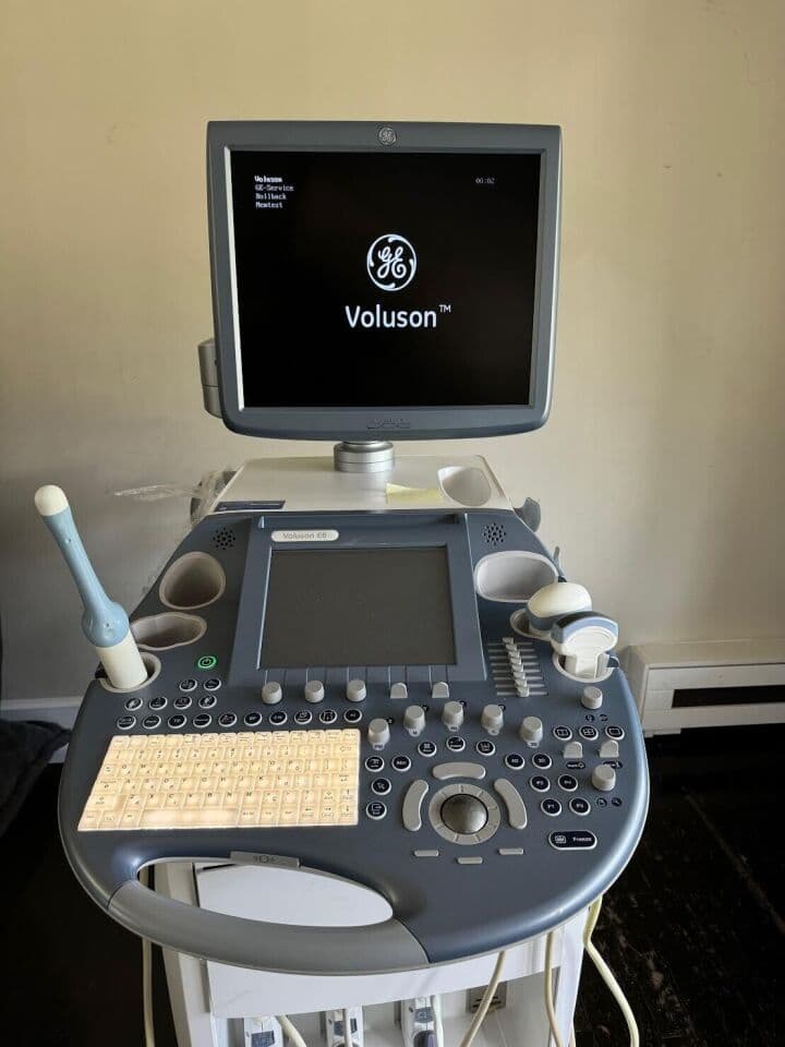 GE Voluson E6 3D/4D Ultrasound System image 1