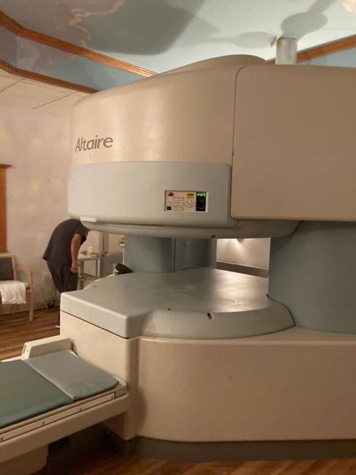 Open-Bore Diagnostic Imaging with the Hitachi Altaire .7T MRI Scanner thumbnail 8