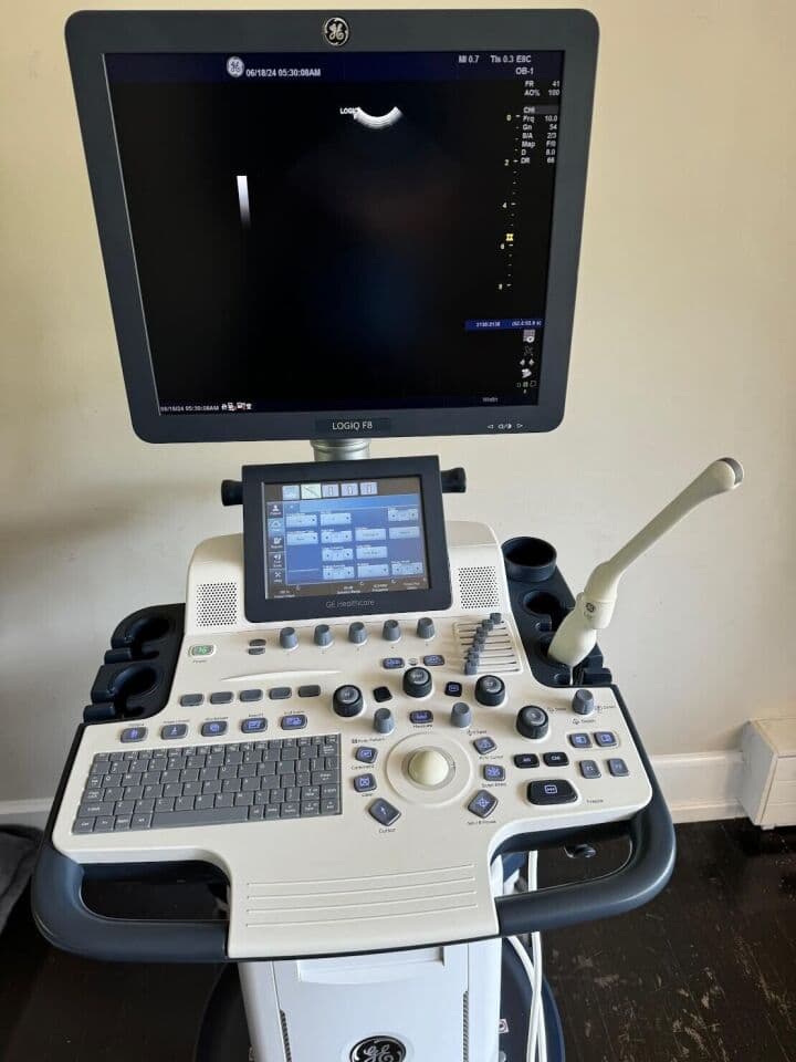 GE LOGIQ F8 OB/GYN & Vascular Diagnostic Ultrasound System thumbnail 4