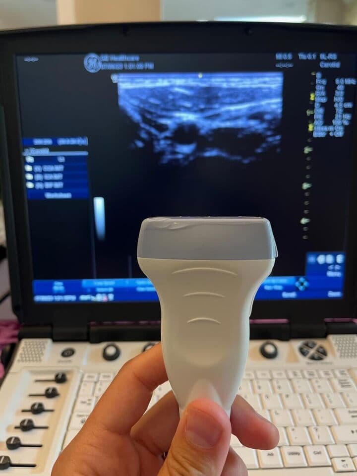 GE 9L-RS Linear Array Ultrasound Probe thumbnail 2