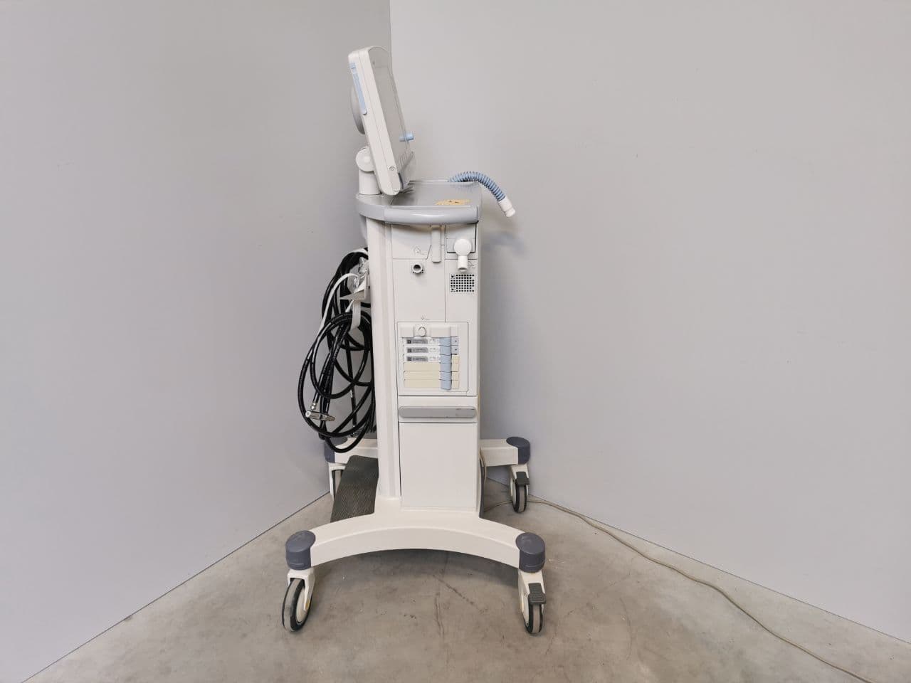 Maquet Servo-i Critical Care Ventilator System thumbnail 4