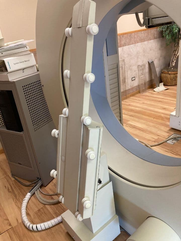 Nuclear Medicine Imaging System — Siemens E.cam Single-Head Gamma Camera thumbnail 5