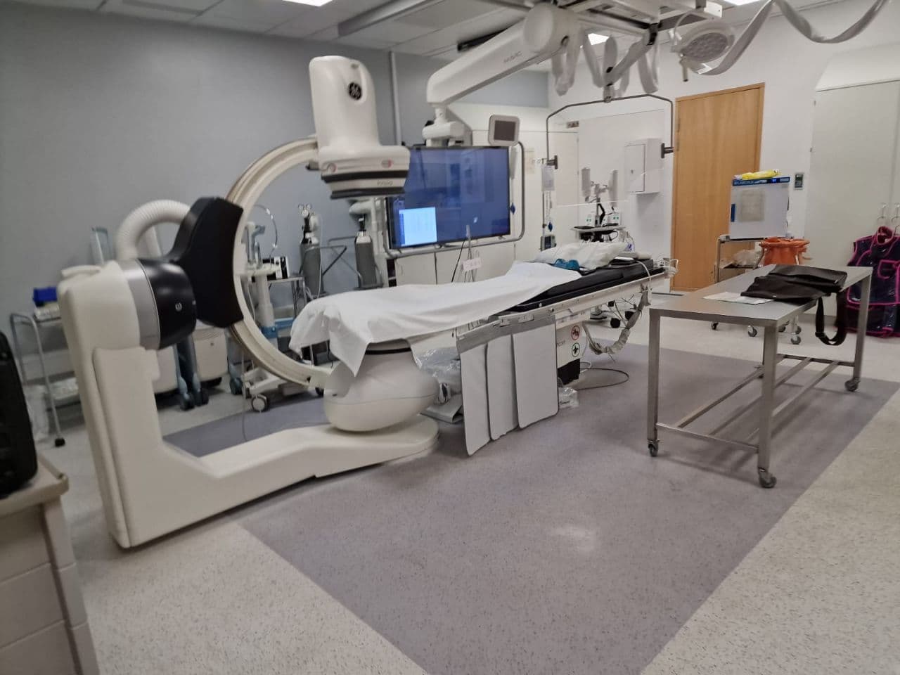 GE Innova IGS 520 Single-Plane Cath Lab System