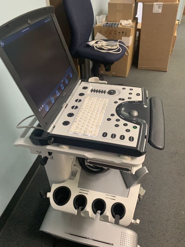 GE Vivid Q Cardiac & Vascular Ultrasound System with M4S and 9L Probes thumbnail 3