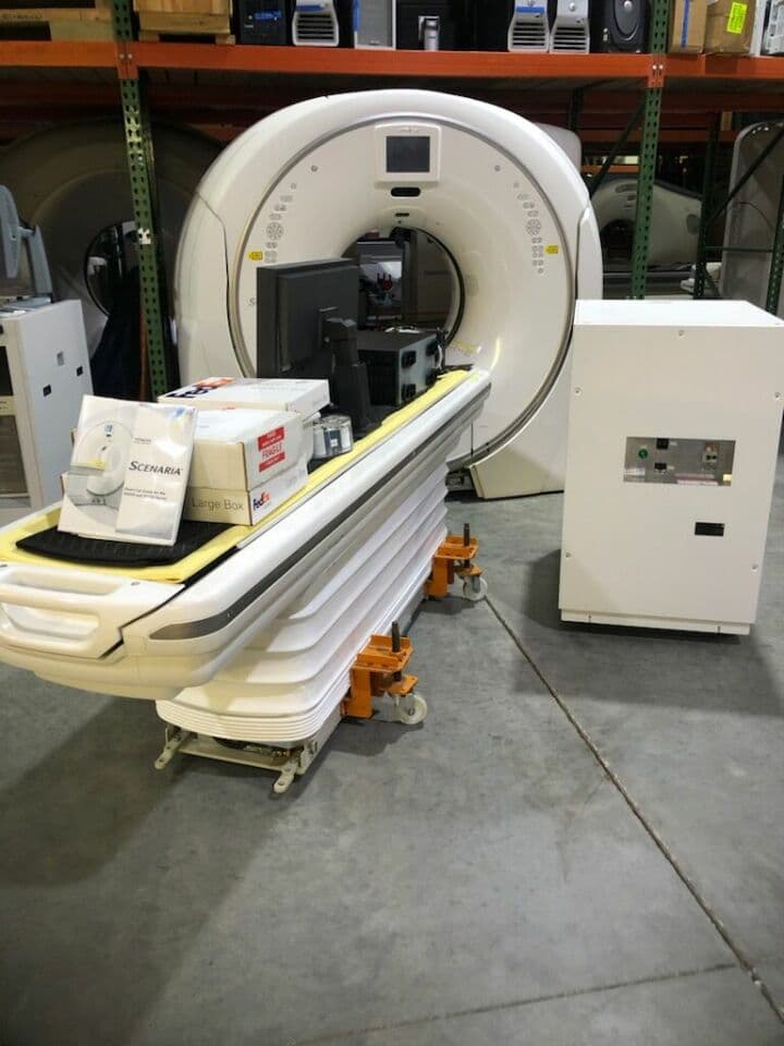 Hitachi Scenaria 128-Slice CT Scanner System thumbnail 4