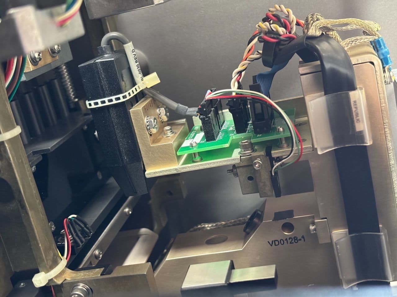 Automated Immunology Analyzer — bioMérieux mini VIDAS thumbnail 9