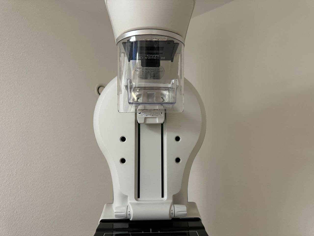 GE Senographe Crystal Nova Analog Mammography Unit thumbnail 8