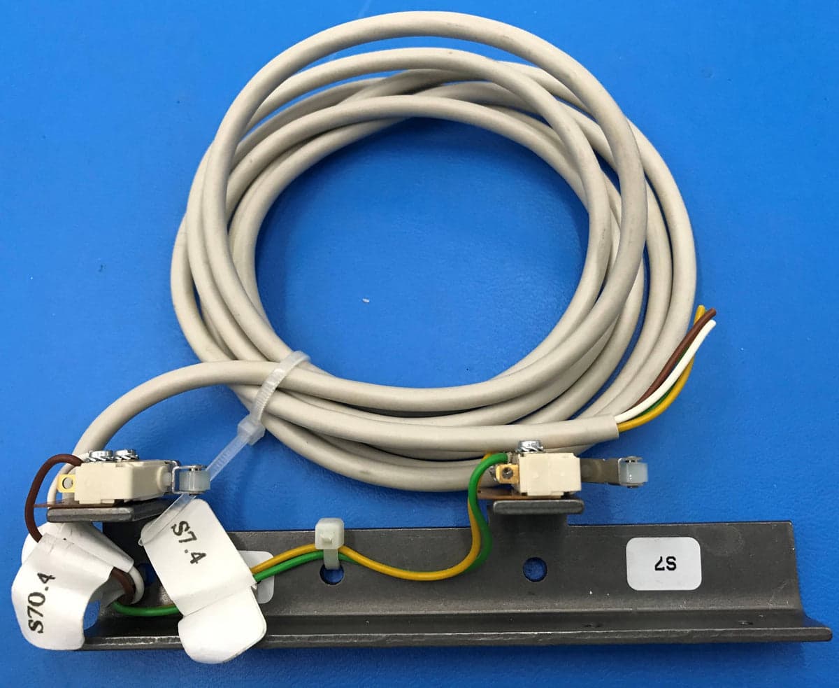 Siemens 3115599 Microswitch with Roller Lever for AXIOM ARTIS and ARTIS ZEE Systems image 1