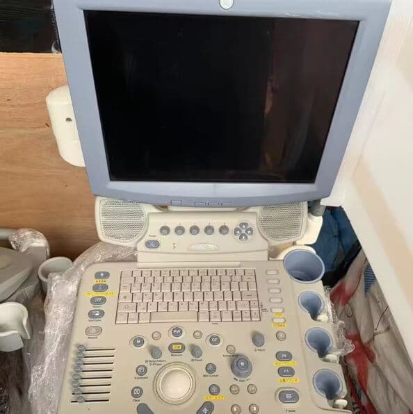 GE Logiq P5 Ultrasound System thumbnail 2