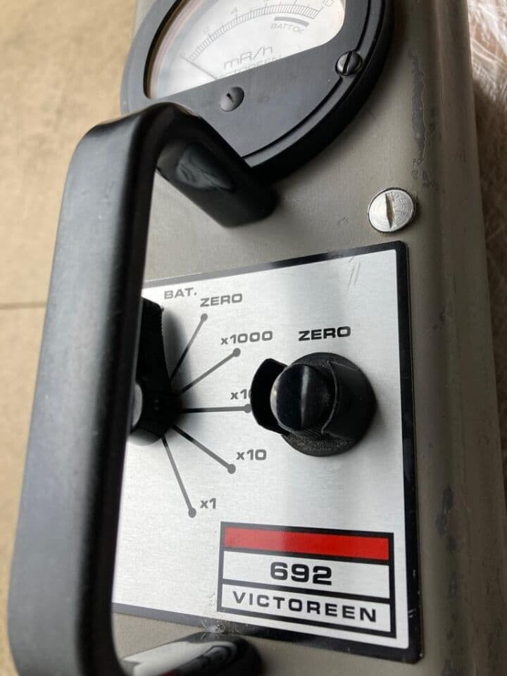 Victoreen 692 Radiation Survey Meter for Parts thumbnail 3