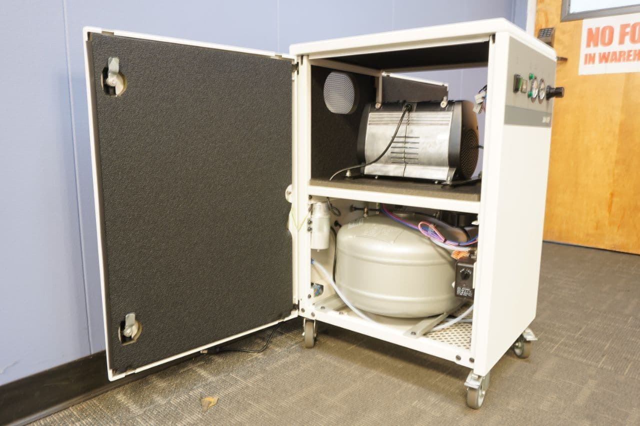 For Sale JUN-AIR OF302-25MQ2 Medical Oil-Free Air Compressor thumbnail 5