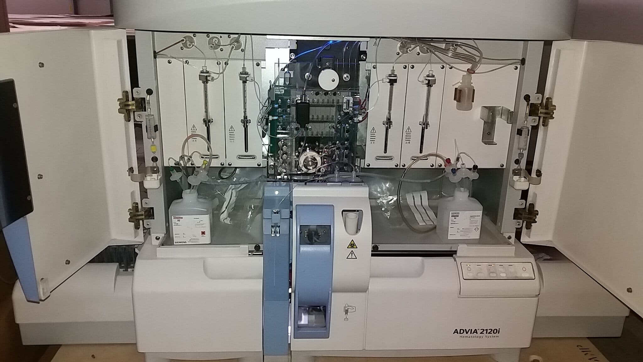 Siemens Advia 2120i High-Volume Hematology Analyzer thumbnail 5