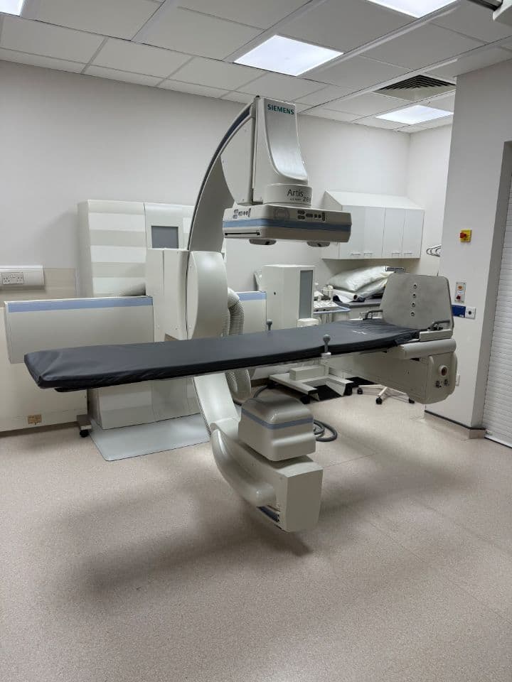 Siemens Axiom Artis Zee Multipurpose Single-Plane Cath Lab System