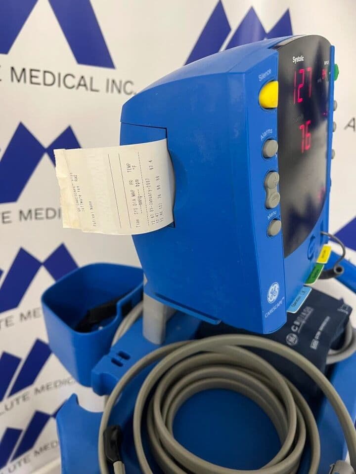 GE Dinamap V100 Vital Signs Monitor thumbnail 3
