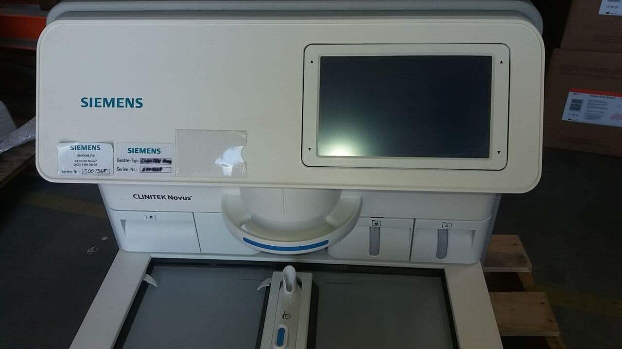 Siemens CLINITEK NOVUS Automated Urine Chemistry Analyzer thumbnail 2