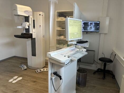 Digital Breast Imaging with the Hologic Selenia Mammography Unit