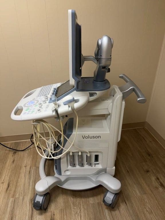 GE S8t OB/GYN Ultrasound System with 3D/4D Capabilities thumbnail 3