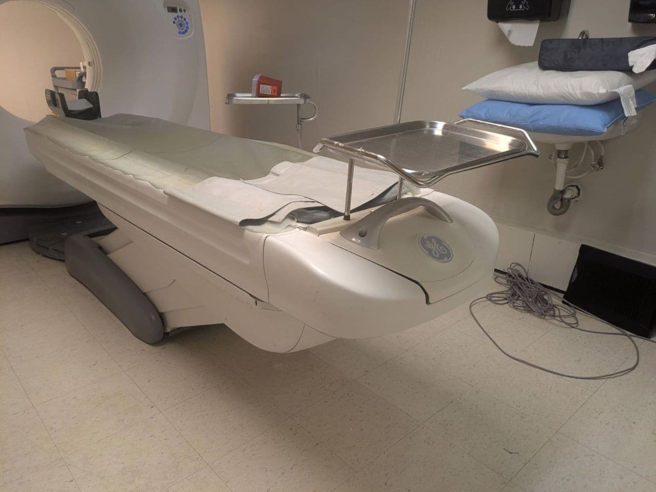 GE Optima CT660 Computed Tomography Scanner thumbnail 4