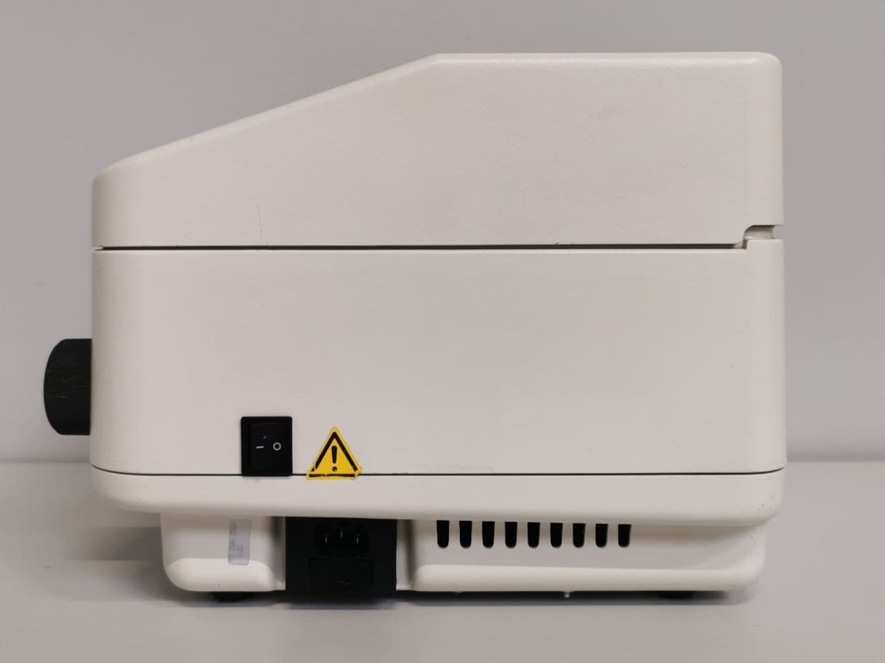 Compact Benchtop Hettich EBA 12 Centrifuge for Clinical Labs thumbnail 3