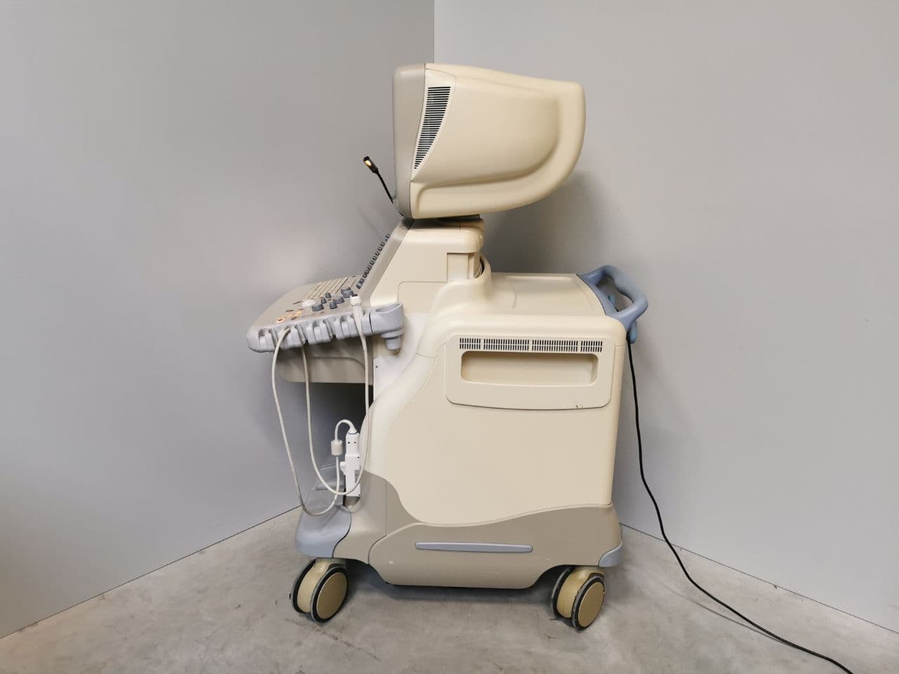 GE Yokogawa LOGIQ 7 — Diagnostic Ultrasound System thumbnail 3