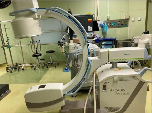 Siemens Arcadis Avantic C-Arm System - High-End Surgical Imaging Platform