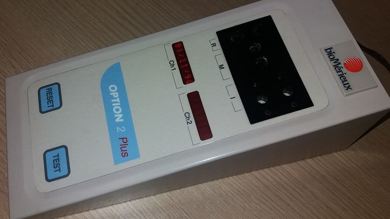 bioMérieux OPTION 2 PLUS Optical Coagulation Analyzer thumbnail 2