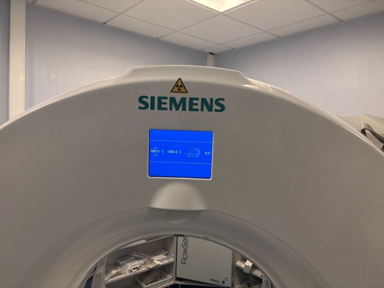 Siemens Somatom Definition AS 64-Slice CT Scanner System thumbnail 2