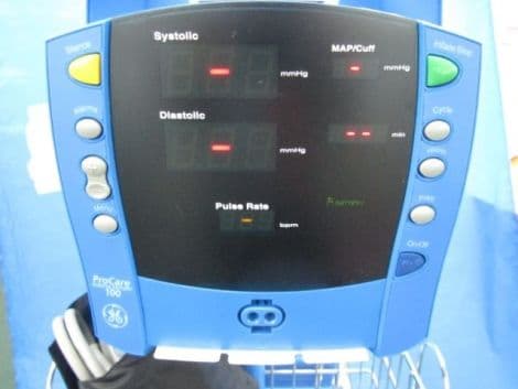 GE Dinamap ProCare 100 Bedside Vital Signs Monitor thumbnail 3