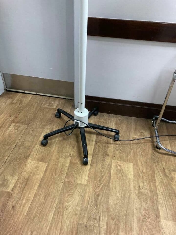 Surgical Exam Light on Rolling Stand — Ritter 355 thumbnail 4