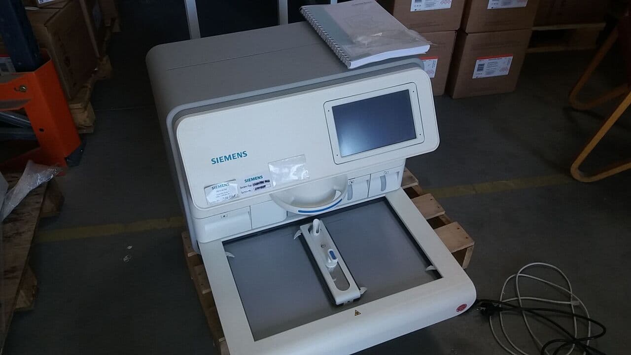 Siemens CLINITEK NOVUS Automated Urine Chemistry Analyzer