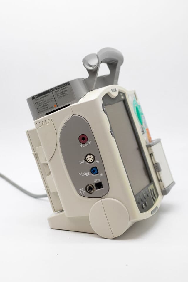 Philips HeartStart MRX Diagnostic Defibrillator Patient Monitor thumbnail 3