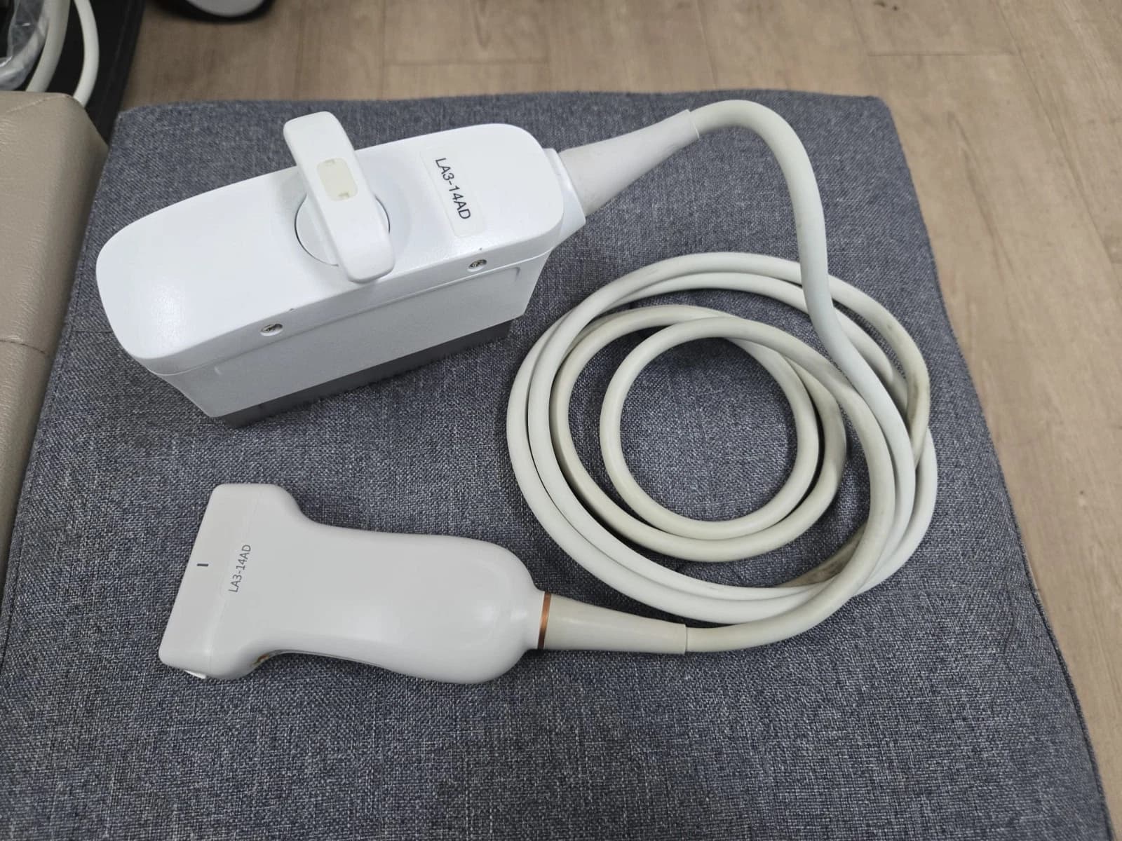 Samsung LA3-14AD Single Crystal Linear Ultrasound Probe for HERA, RS85 and V8 Systems – Vascular, Breast, Thyroid and MSK Imaging
