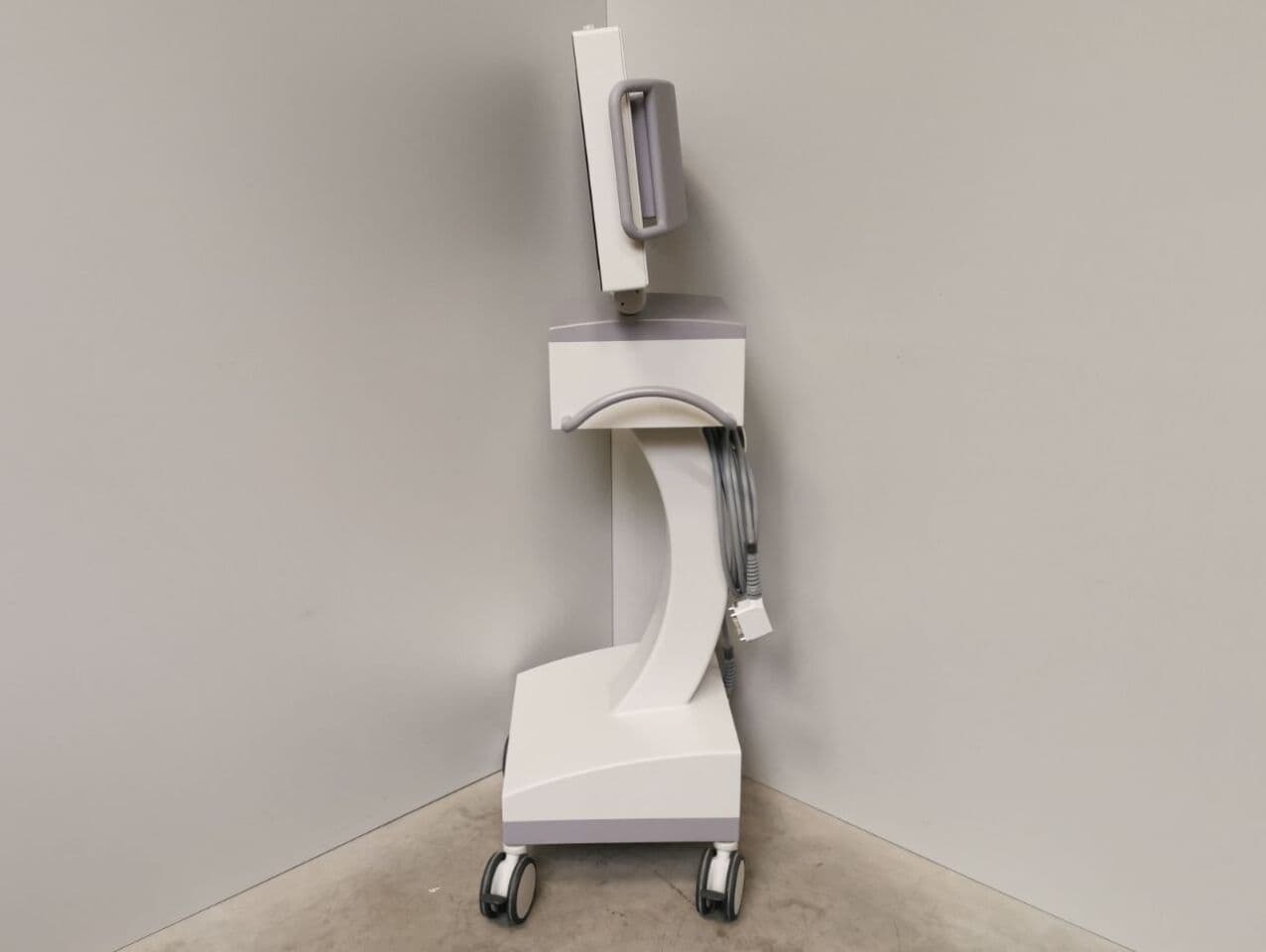Fluoroscopy Monitor Cart — GE MC5-10100 thumbnail 3