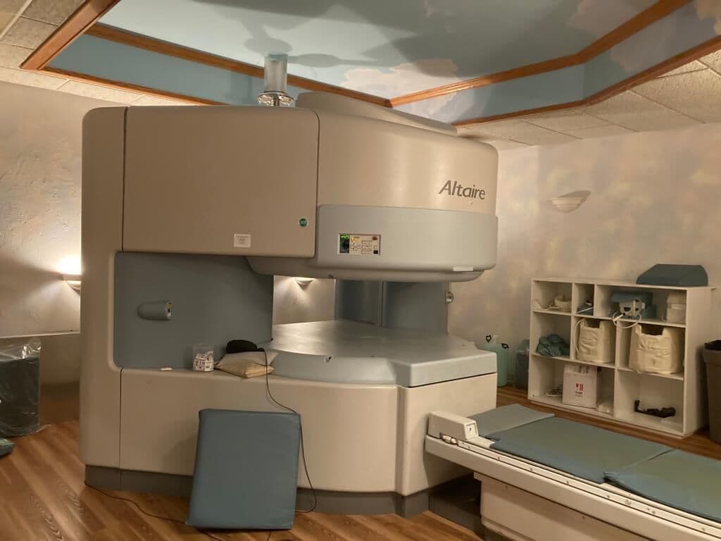 Open-Bore Diagnostic Imaging with the Hitachi Altaire .7T MRI Scanner