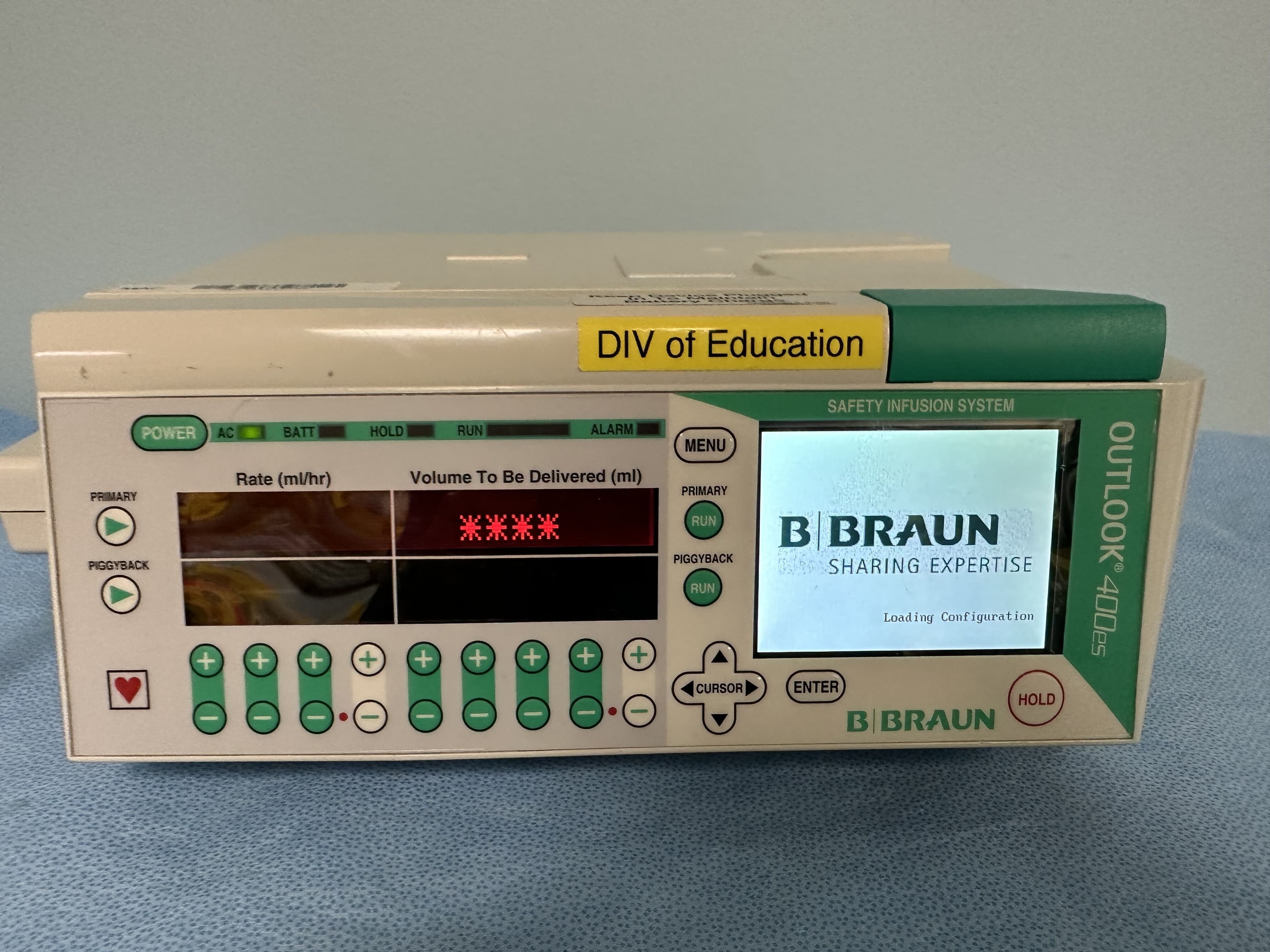 B. Braun Outlook 400ES Safety Infusion System IV Pump thumbnail 3