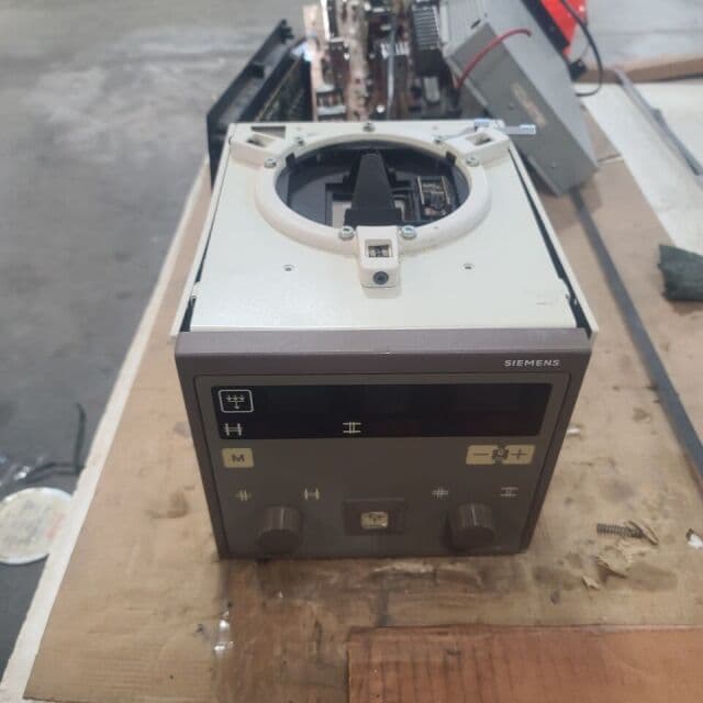 Siemens B3-75-32-62107 X-Ray Collimator Assembly thumbnail 2