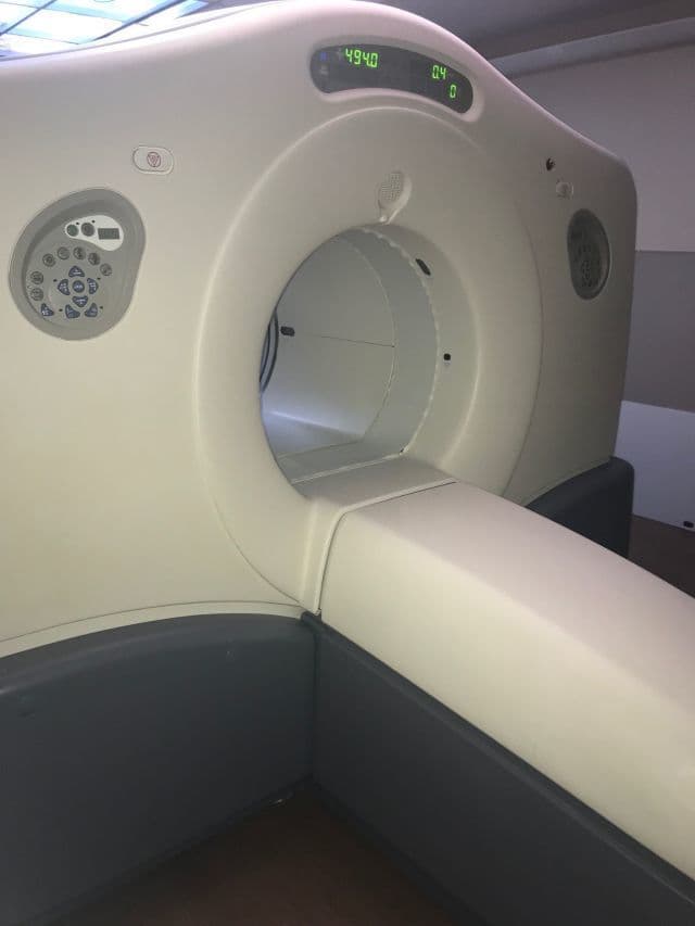 GE Discovery RX 64-Slice PET/CT Scanner thumbnail 2