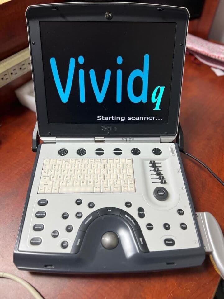 GE Vivid Q Portable Echocardiography Ultrasound System thumbnail 2