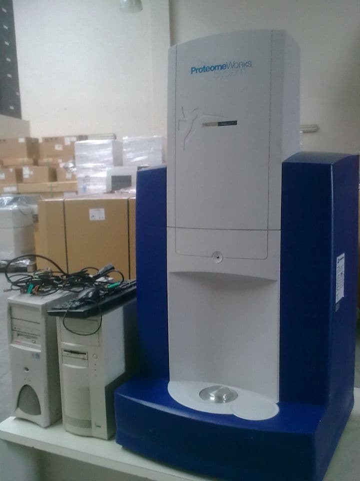Proteomics Analysis Mass Spectrometer — Waters Instruments Micromass MALDI TOF thumbnail 2