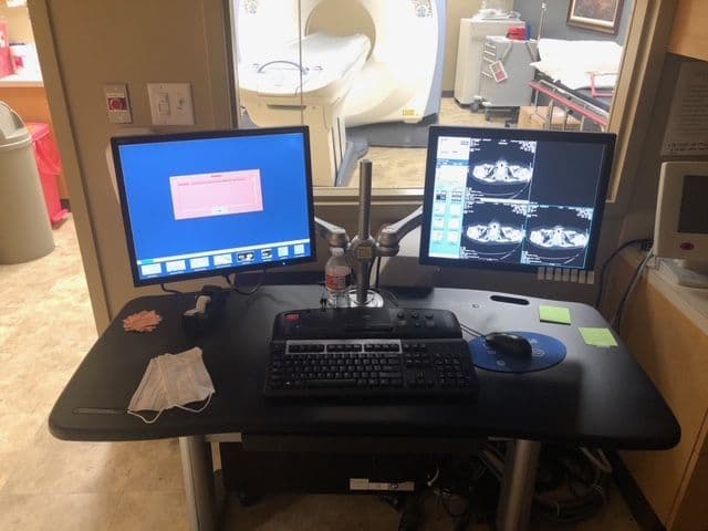 GE BrightSpeed 16-Slice CT Scanner System thumbnail 4